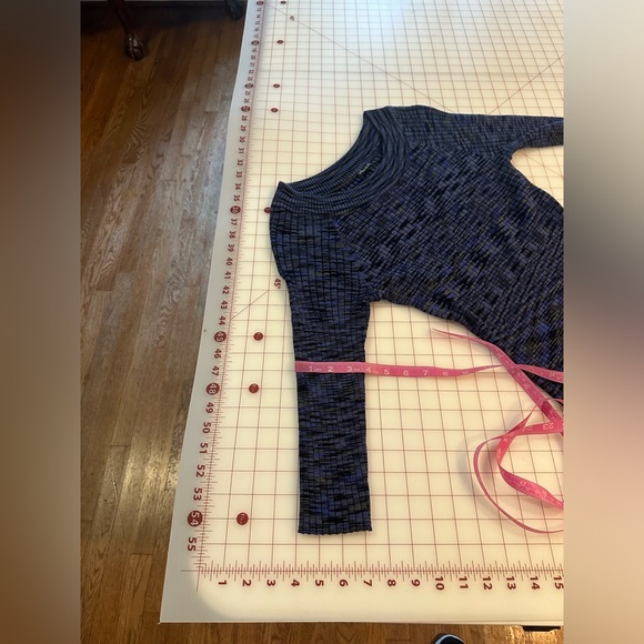 Hannah size large black and indigo body con long sleeve scoop neck sweater - Picture 16 of 16